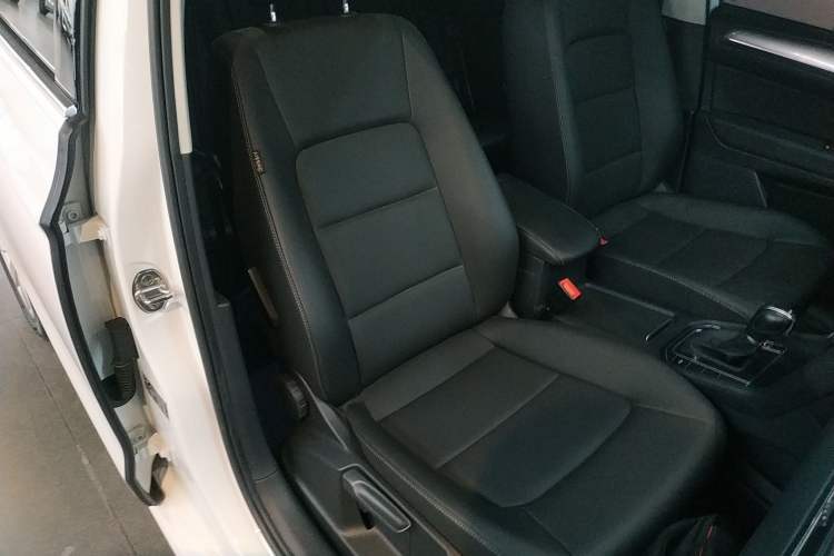 Used Volkswagen Golf Sportsvan 2019 280TSI Automatic Trendy Model China VI Standard Right Front Seat