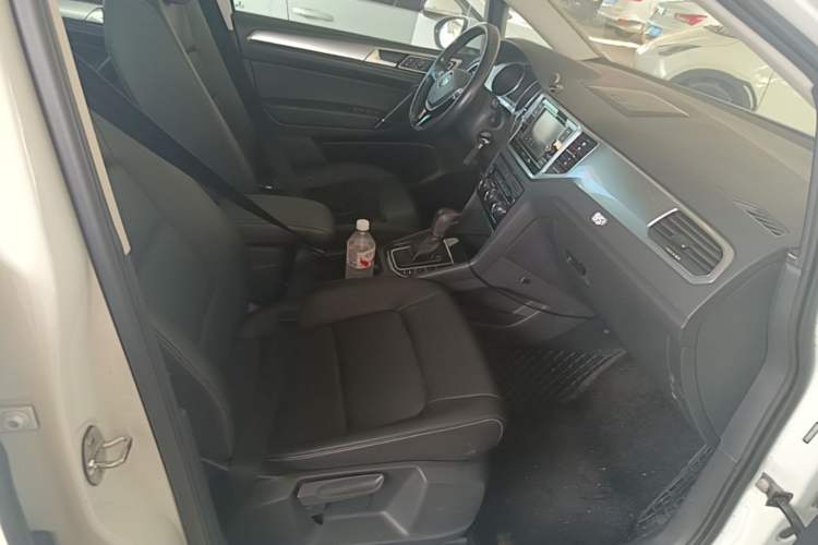Used Volkswagen Golf Sportsvan 2019 280TSI Automatic Trendy Edition China V Standard Right Front Seat