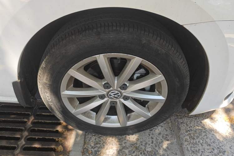 Used Volkswagen Golf Sportsvan 2019 280TSI Automatic Guardian Edition China V Standard Right Front Wheel Hub