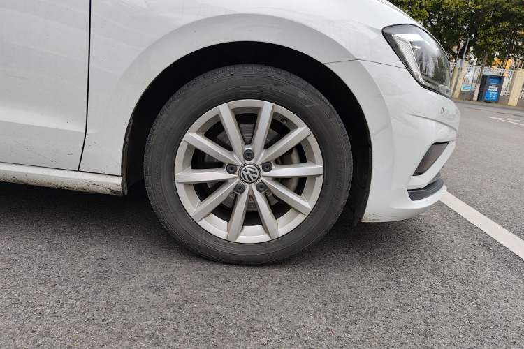 Used Volkswagen Golf Sportsvan 2019 280TSI Automatic Trendy Model China VI Standard Right Front Wheel Hub