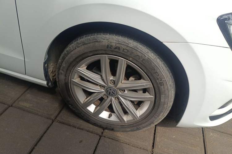 Used Volkswagen Golf Sportsvan 2019 1.6L Automatic Pure Model China V Standard Right Front Wheel Hub