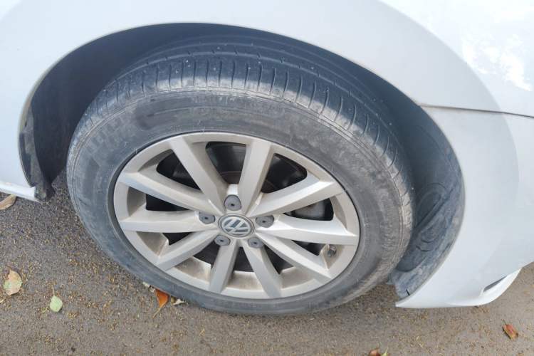 Used Volkswagen Golf Sportsvan 2019 280TSI Automatic Trendy Edition China V Standard Right Front Wheel Hub