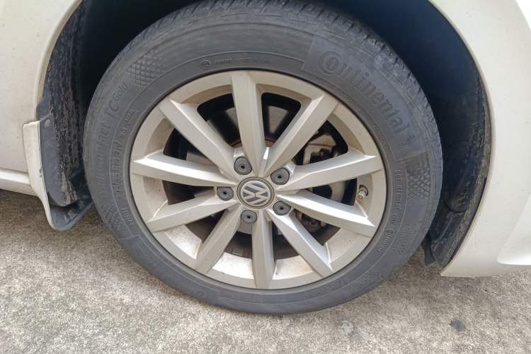 Used Volkswagen Golf Sportsvan 2019 280TSI Automatic Trendy Model China VI Standard Right Front Wheel Hub