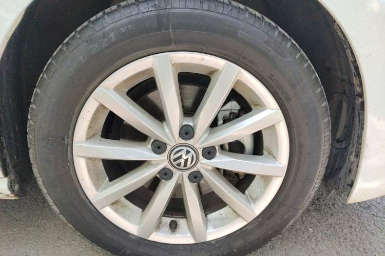 Used Volkswagen Golf Sportsvan 2019 280TSI Automatic Trendy Edition China V Standard Right Front Wheel Hub