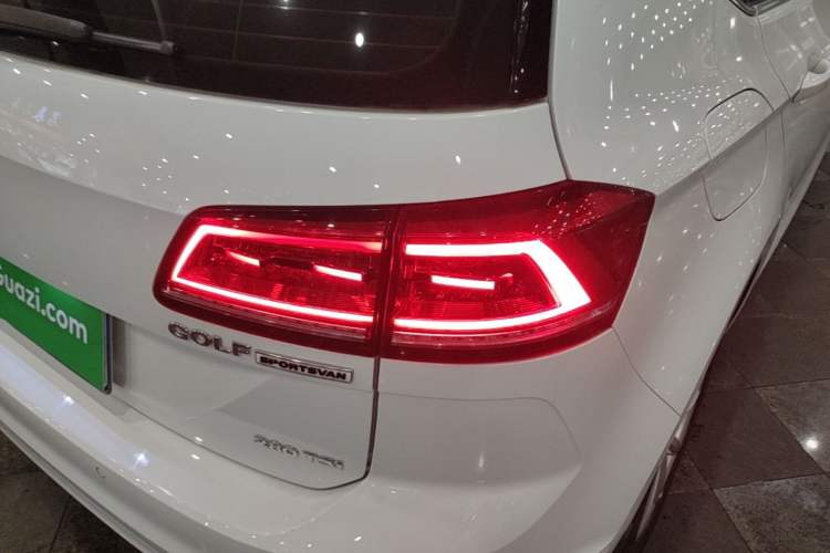 Used Volkswagen Golf Sportsvan 2019 280TSI Automatic Trendy Model China VI Standard Right Rear Taillight