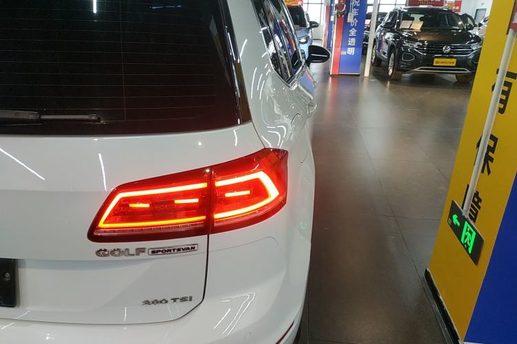Used Volkswagen Golf Sportsvan 2019 280TSI Automatic Trendy Model China VI Standard Right Rear Taillight