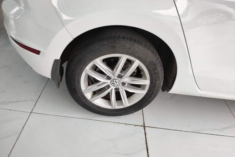 Used Volkswagen Golf Sportsvan 2019 200TSI Automatic C-HR Pure Version China VI Standard Right Rear Wheel Hub