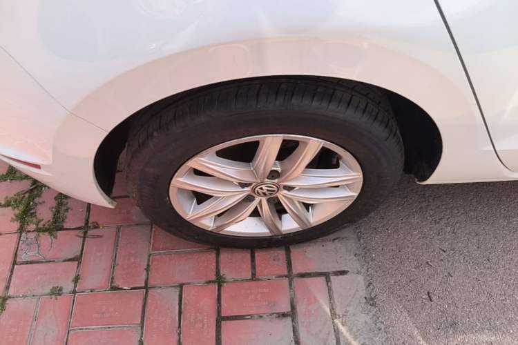 Used Volkswagen Golf Sportsvan 2019 1.6L Automatic Pure Model China V Standard Right Rear Wheel Hub