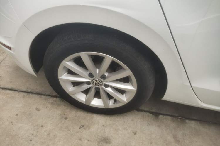 Used Volkswagen Golf Sportsvan 2019 280TSI Automatic Trendy Model China VI Standard Right Rear Wheel Hub