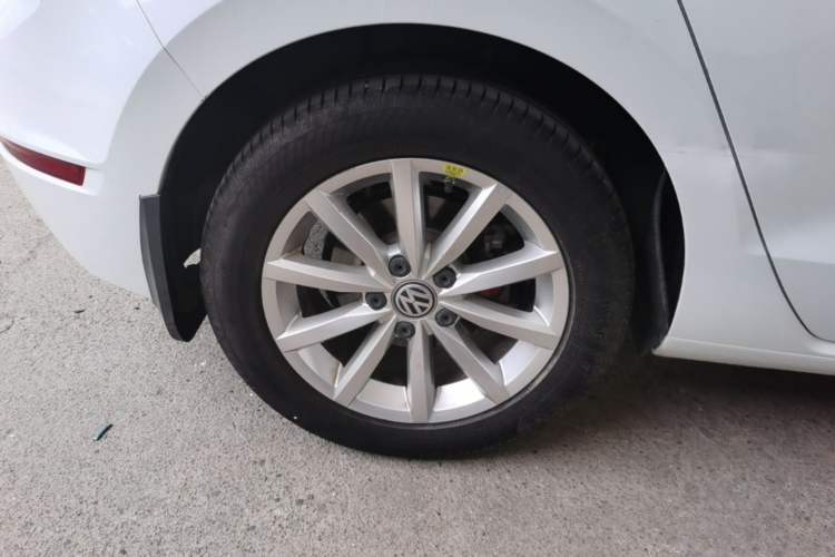 Used Volkswagen Golf Sportsvan 2019 280TSI Automatic Trendy Model China VI Standard Right Rear Wheel Hub