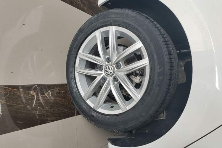 Used Volkswagen Golf Sportsvan 2019 1.6L Automatic Pure Model China V Standard Right Rear Wheel Hub