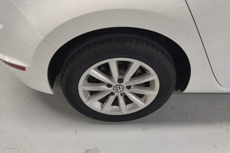 Used Volkswagen Golf Sportsvan 2019 280TSI Automatic Trendy Model China VI Standard Right Rear Wheel Hub
