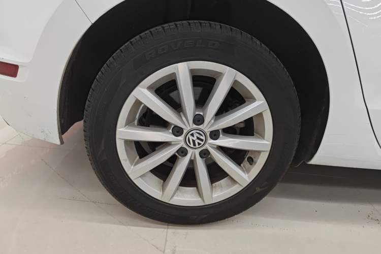 Used Volkswagen Golf Sportsvan 2019 280TSI Automatic Guardian Edition China V Standard Right Rear Wheel Hub