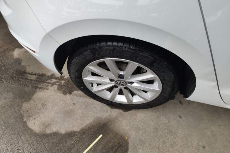 Used Volkswagen Golf Sportsvan 2019 280TSI Automatic Trendy Model China VI Standard Right Rear Wheel Hub