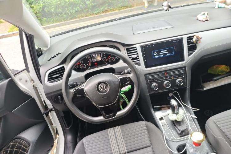 Used Volkswagen Golf Sportsvan 2019 1.6L Automatic Pure Model China V Standard Steering Wheel