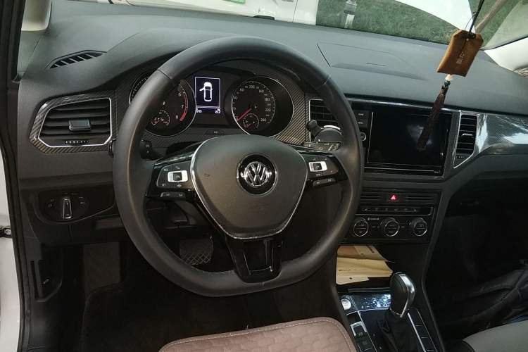 Used Volkswagen Golf Sportsvan 2019 280TSI Automatic Trendy Model China VI Standard Steering Wheel