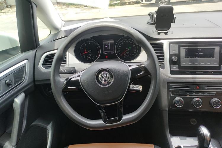 Used Volkswagen Golf Sportsvan 2019 1.6L Automatic Pure Model China V Standard Steering Wheel