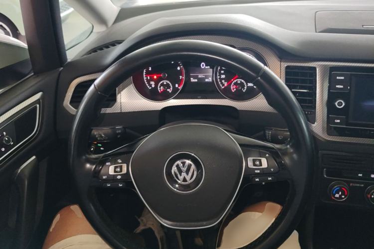 Used Volkswagen Golf Sportsvan 2019 280TSI Automatic Trendy Model China VI Standard Steering Wheel