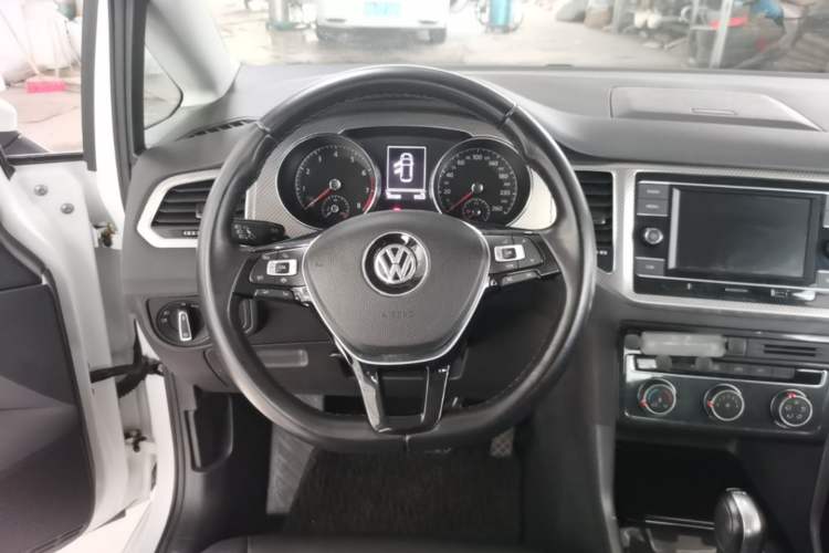 Used Volkswagen Golf Sportsvan 2019 280TSI Automatic Trendy Model China VI Standard Steering Wheel
