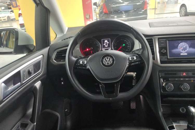 Used Volkswagen Golf Sportsvan 2019 280TSI Automatic Trendy Model China VI Standard Steering Wheel