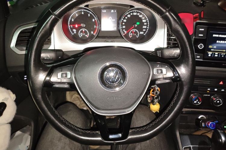 Used Volkswagen Golf Sportsvan 2019 280TSI Automatic Sentinel Model China VI Standard Steering Wheel