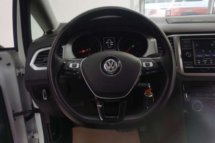 Used Volkswagen Golf Sportsvan 2019 280TSI Automatic Trendy Model China VI Standard Steering Wheel