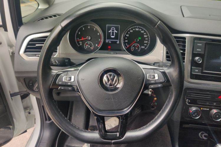 Used Volkswagen Golf Sportsvan 2019 280TSI Automatic Trendy Model China VI Standard Steering Wheel