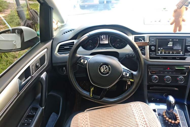 Used Volkswagen Golf Sportsvan 2019 280TSI Automatic Trendy Model China VI Standard Steering Wheel