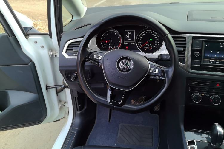 Used Volkswagen Golf Sportsvan 2019 280TSI Automatic Trendy Model China VI Standard Steering Wheel