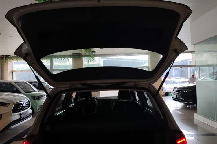 Used Volkswagen Golf Sportsvan 2019 280TSI Automatic Trendy Model China VI Standard Trunk