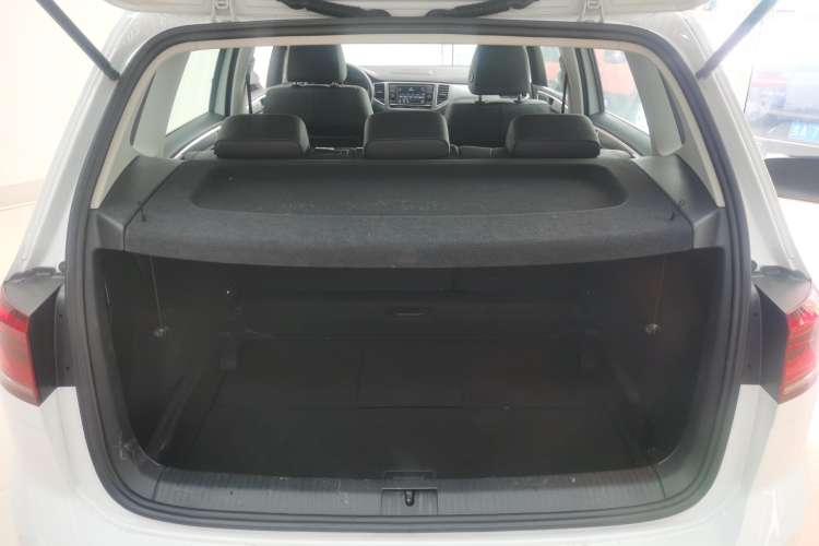 Used Volkswagen Golf Sportsvan 2019 280TSI Automatic Trendy Model China VI Standard Trunk