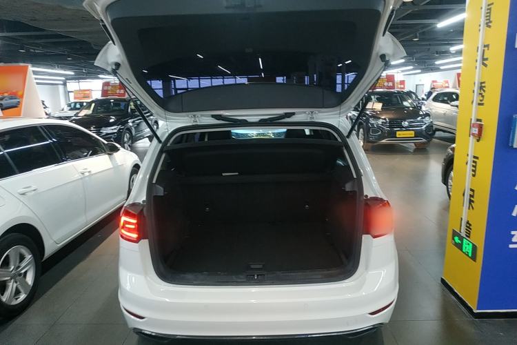 Used Volkswagen Golf Sportsvan 2019 280TSI Automatic Trendy Model China VI Standard Trunk