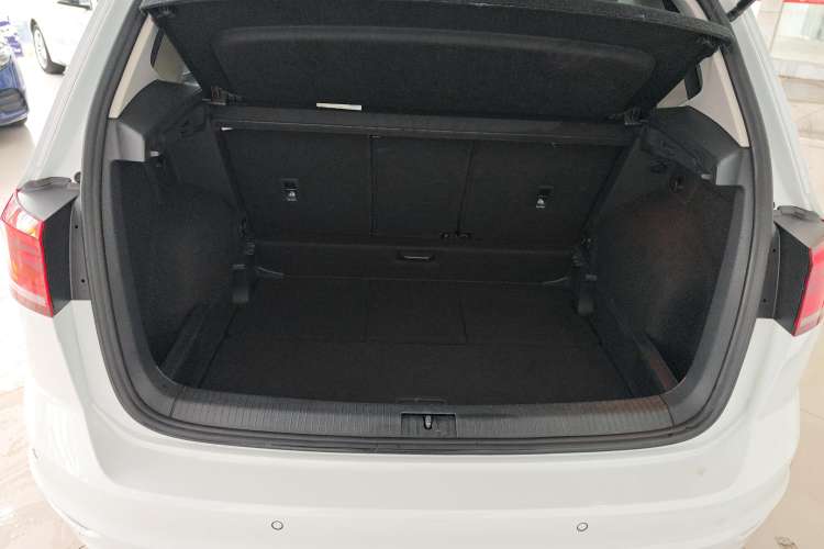 Used Volkswagen Golf Sportsvan 2019 200TSI Automatic C-HR Pure Version China VI Standard Trunk