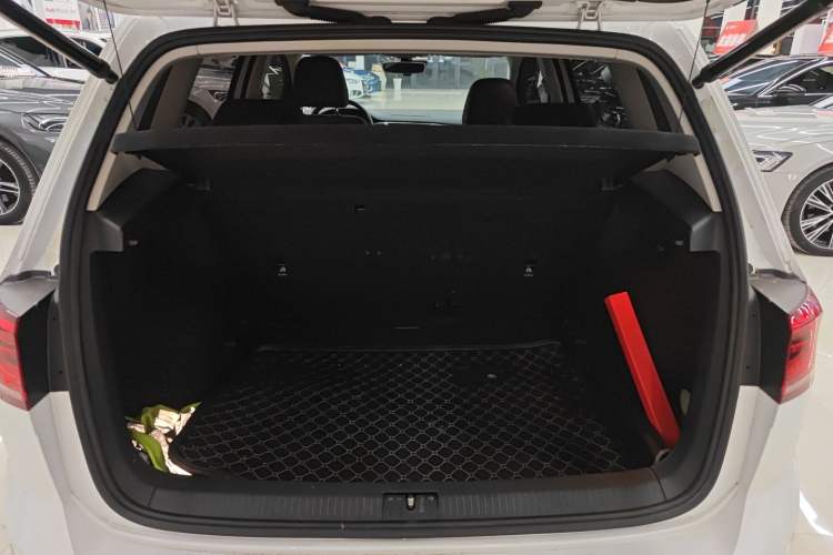 Used Volkswagen Golf Sportsvan 2019 280TSI Automatic Guardian Edition China V Standard Trunk