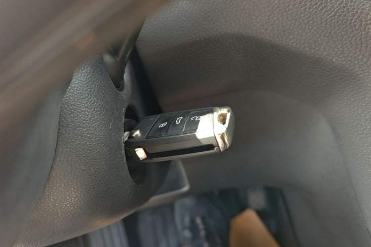 Used Volkswagen Golf Sportsvan 2019 280TSI Automatic Trendy Model China VI Standard Vehicle Key