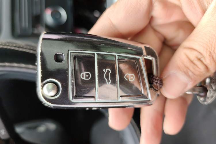 Used Volkswagen Golf Sportsvan 2019 280TSI Automatic Trendy Model China VI Standard Vehicle Key