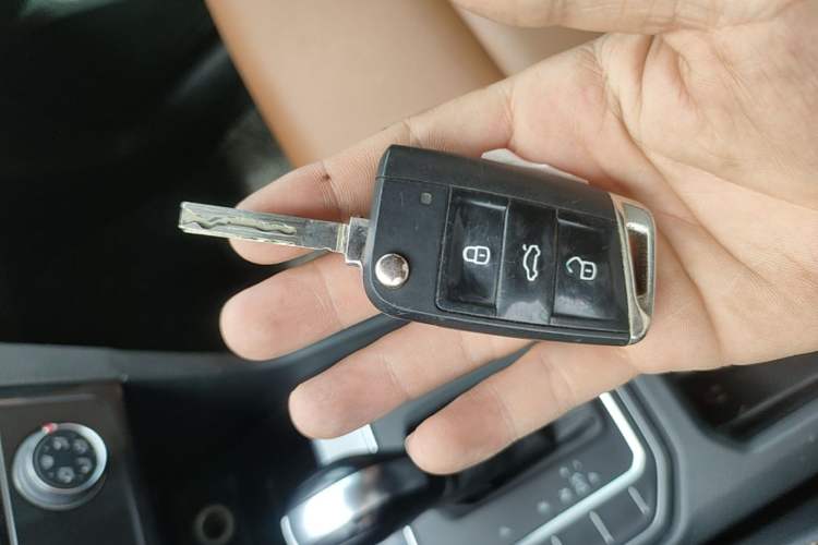 Used Volkswagen Golf Sportsvan 2019 1.6L Automatic Pure Model China V Standard Vehicle Key