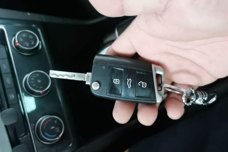 Used Volkswagen Golf Sportsvan 2019 280TSI Automatic Trendy Model China VI Standard Vehicle Key