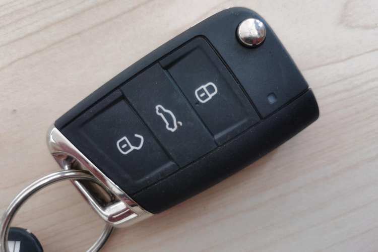 Used Volkswagen Golf Sportsvan 2019 280TSI Automatic Trendy Model China VI Standard Vehicle Key