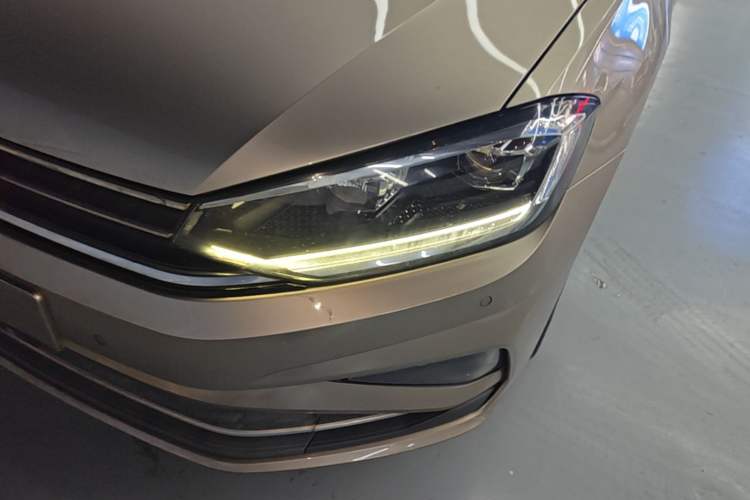 Used Volkswagen Golf Sportsvan 2019 280TSI Automatic Sentinel Model China VI Standard Left Front Headlight