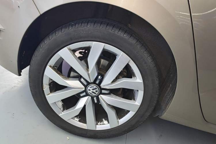 Used Volkswagen Golf Sportsvan 2019 280TSI Automatic Sentinel Model China VI Standard Right Rear Wheel Hub