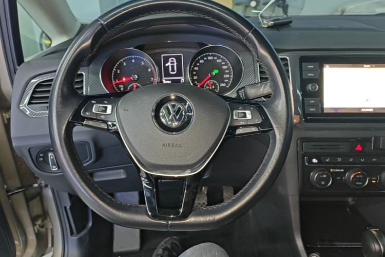 Used Volkswagen Golf Sportsvan 2019 280TSI Automatic Sentinel Model China VI Standard Steering Wheel