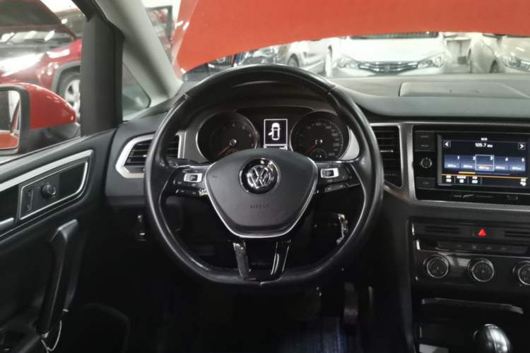 Used Volkswagen Golf Sportsvan 2019 280TSI Automatic Trendy Model China VI Standard Steering Wheel