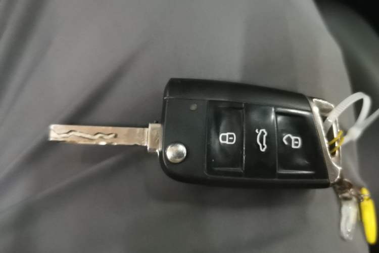 Used Volkswagen Golf Sportsvan 2019 280TSI Automatic Trendy Model China VI Standard Vehicle Key