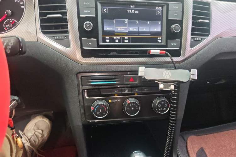 Used Volkswagen Golf Sportsvan 2020 280TSI Automatic Curious Model Audio And AC Panel