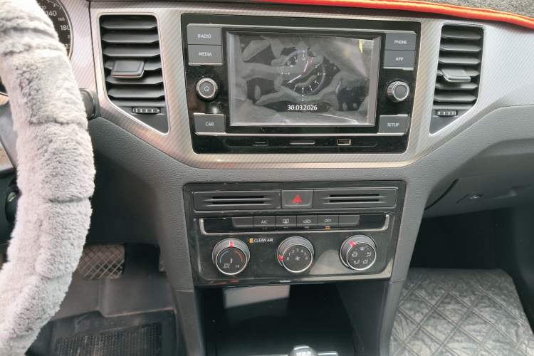 Used Volkswagen Golf Sportsvan 2020 280TSI Automatic Curious Model Audio And AC Panel