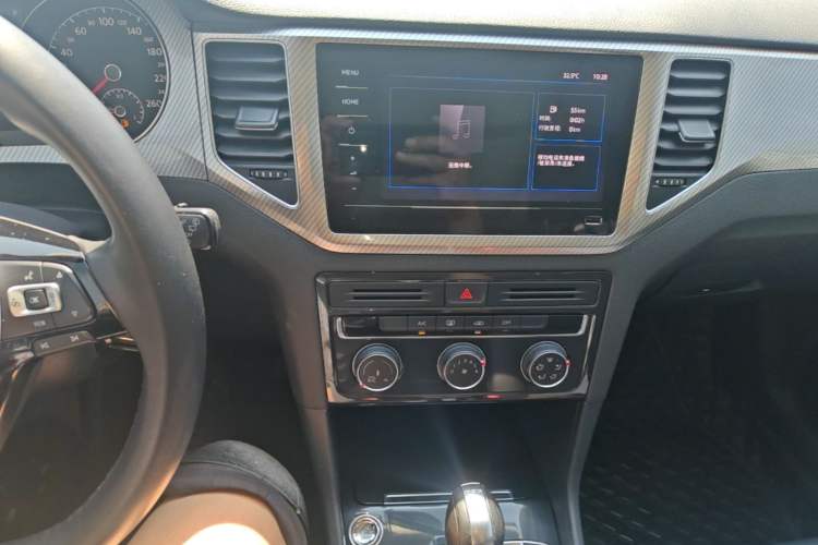 Used Volkswagen Golf Sportsvan 2020 280TSI Automatic Curious Model Audio And AC Panel