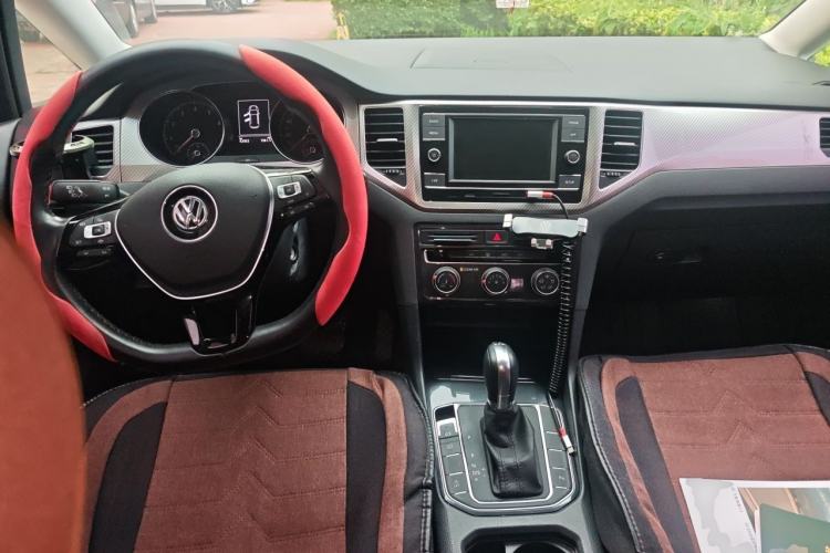 Used Volkswagen Golf Sportsvan 2020 280TSI Automatic Curious Model Center Console
