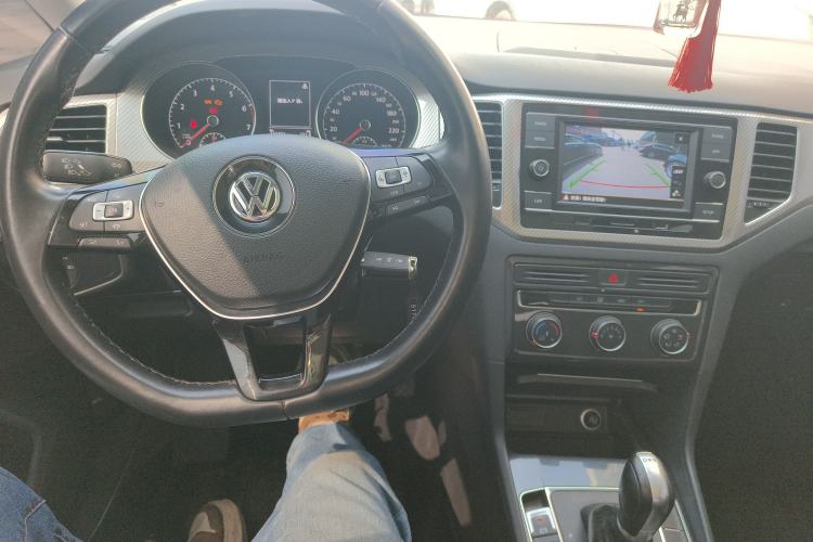 Used Volkswagen Golf Sportsvan 2020 280TSI Automatic Curious Model Center Console
