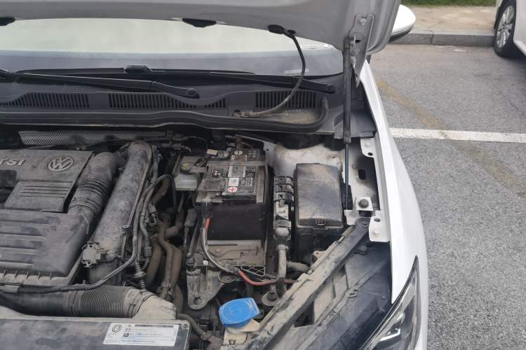 Used Volkswagen Golf Sportsvan 2020 200TSI Automatic C-HR Pure Edition Engine Bay Left